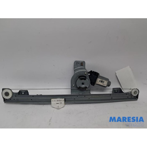 Renault - Kangoo - Rear door window mechanism 4-door, right