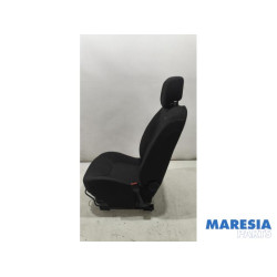 Renault - Clio - Stoel rechts