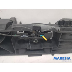 Renault - Clio - Lock plate