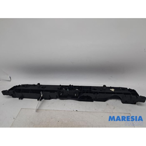 Renault - Clio - Lock plate