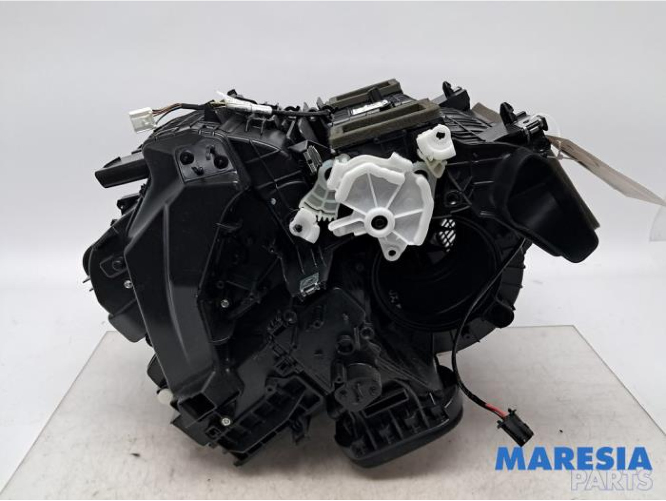 Renault - Clio - Heater housing