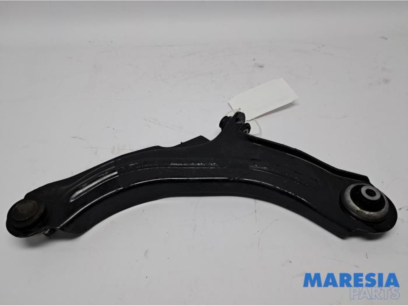 Renault - Clio - Front lower wishbone, right