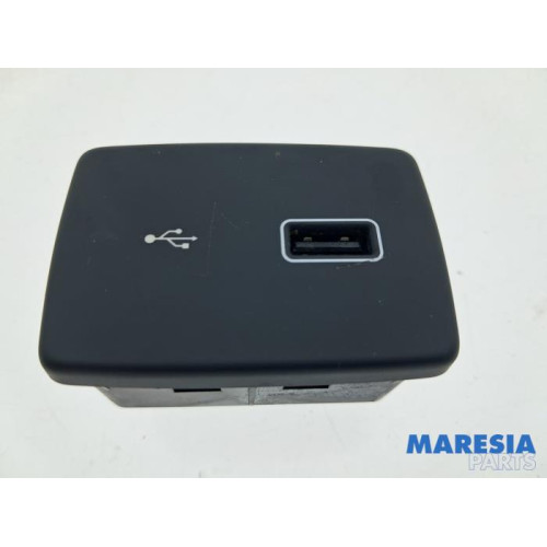 Peugeot - Boxer - AUX/USB aansluiting