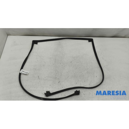 Fiat - 500 - Roof seal, left