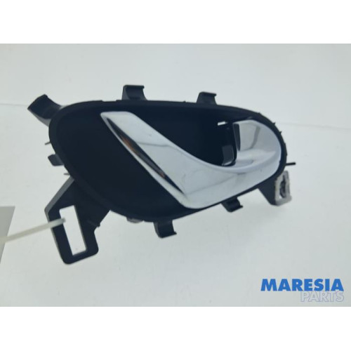 Renault - Kadjar - Front door handle 4-door, right
