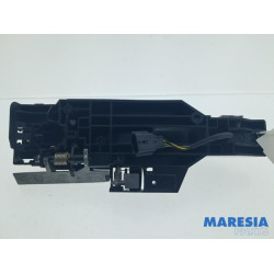 Renault - Kadjar - Front door handle 4-door, right
