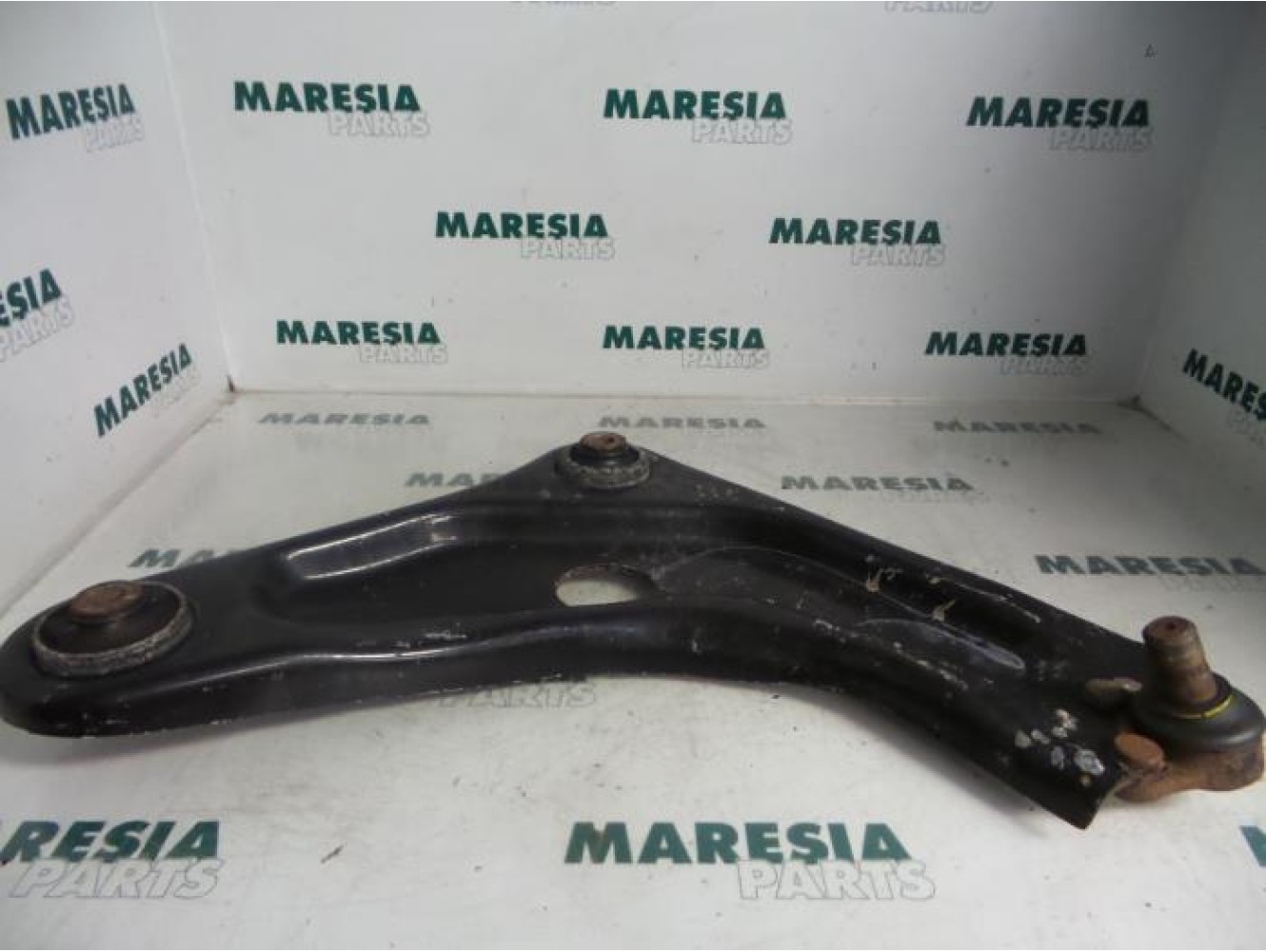 Peugeot - 207 - Front lower wishbone, right