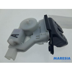 Renault - Kadjar - Tailgate lock mechanism