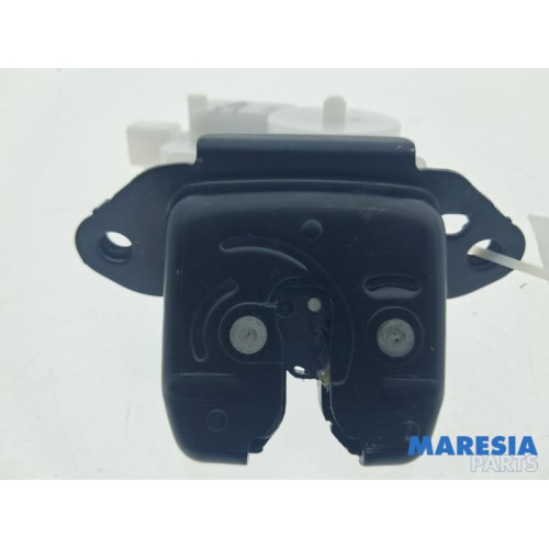 Renault - Kadjar - Tailgate lock mechanism