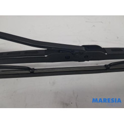 Renault - Kangoo - Front wiper arm