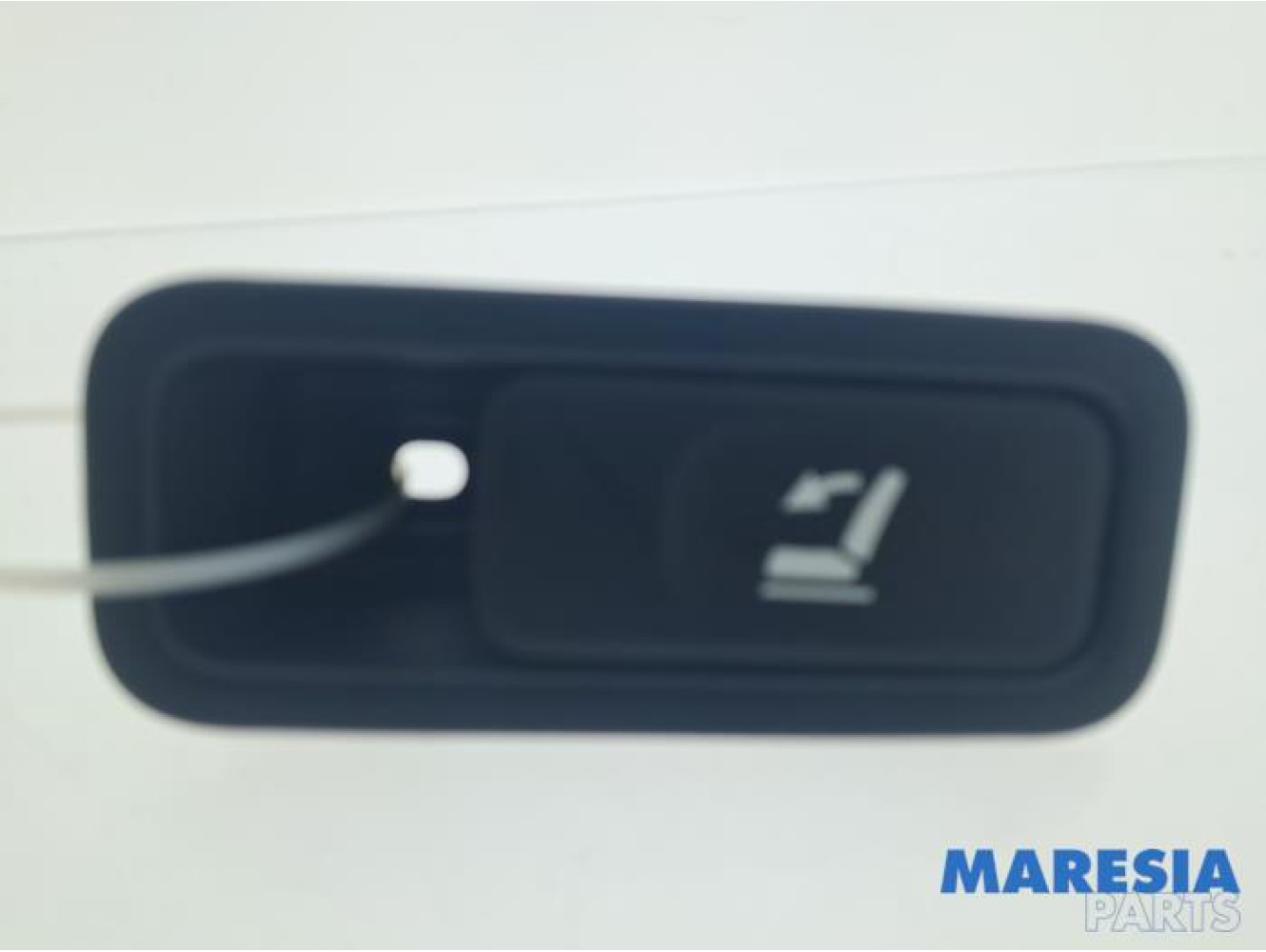Renault - Kadjar - Backrest release handle