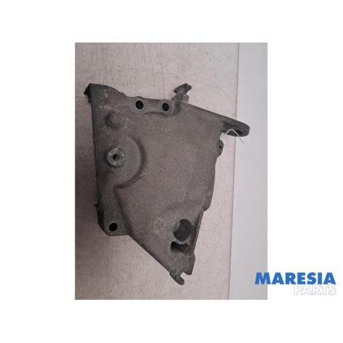 Renault - Twingo - Engine mount
