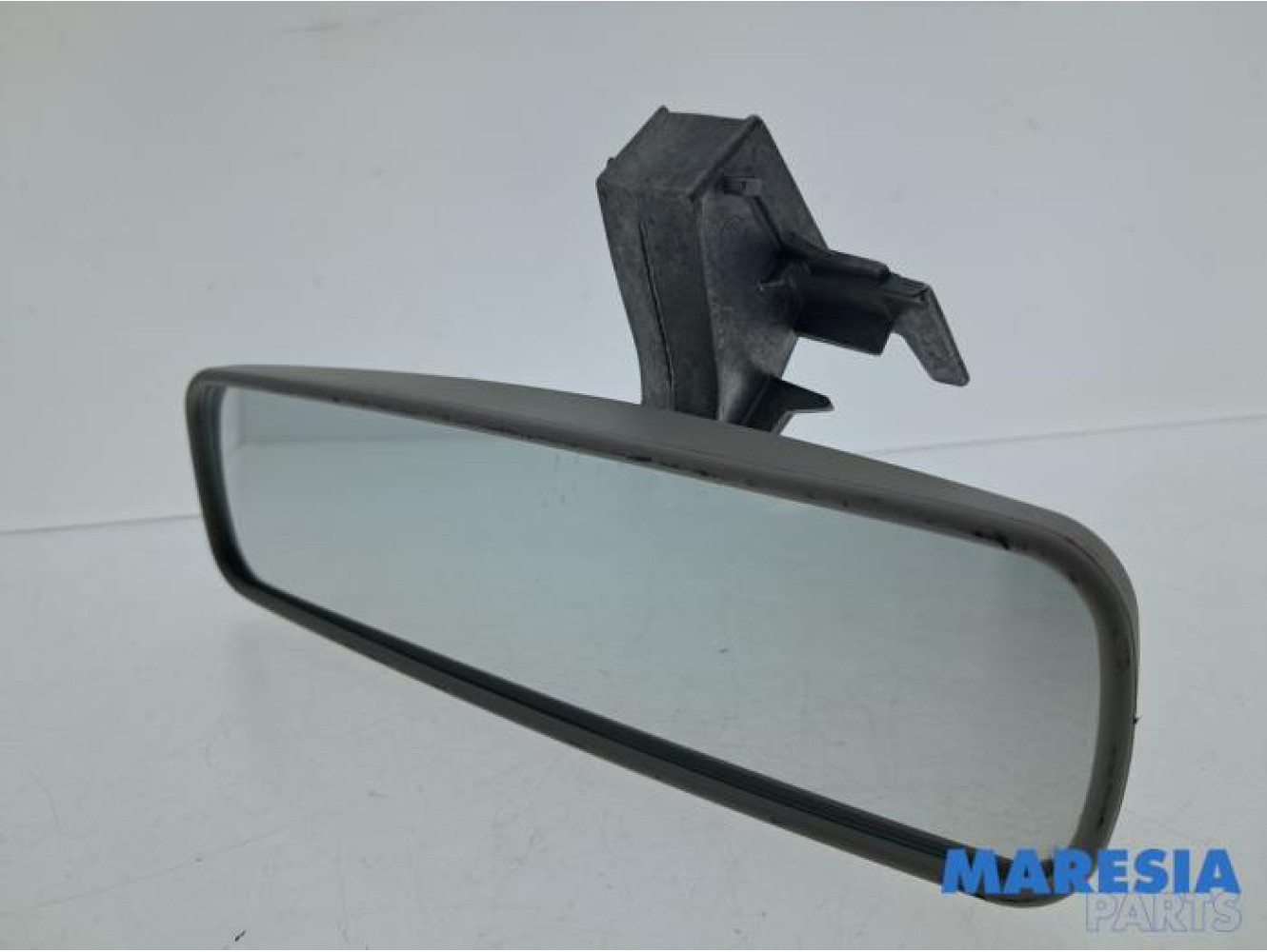 Renault - Clio - Rear view mirror