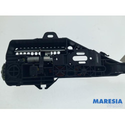 Renault - Clio - Front door handle 4-door, right