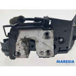 Renault - Clio - Rear door mechanism 4-door, right