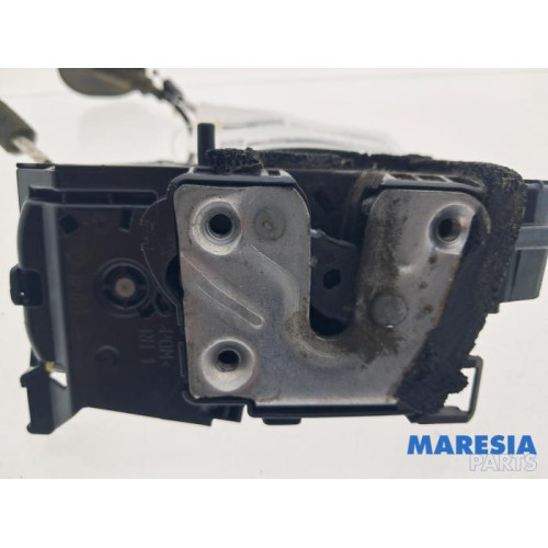 Renault - Clio - Rear door mechanism 4-door, right