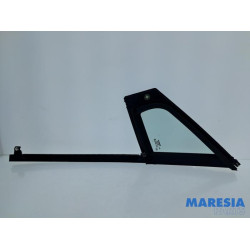 Renault - Clio - Quarter light, front right