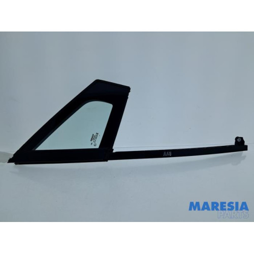Renault - Clio - Quarter light, front right