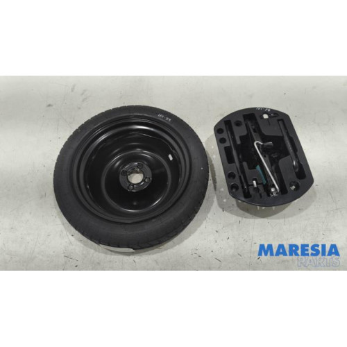 Renault - Captur - Jackkit + spare wheel