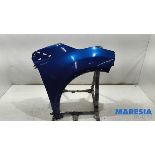 Renault - Captur - Front wing, right