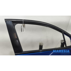 Renault - Captur - Front door 4-door, right