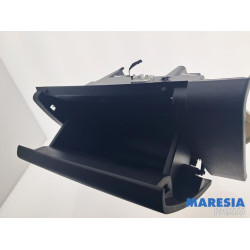 Renault - Kadjar - Glovebox