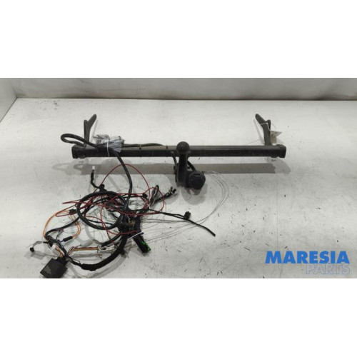 Renault - Captur - Towbar