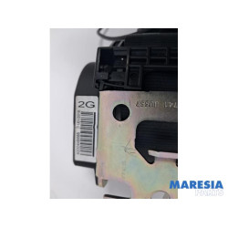 Renault - Kangoo - Rear seatbelt, left