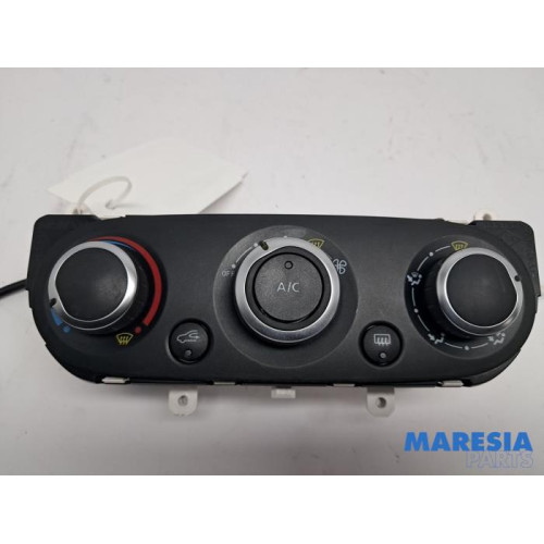 Renault - Clio - Panneau de commandes chauffage