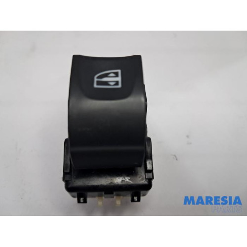 Renault - Clio - Electric window switch