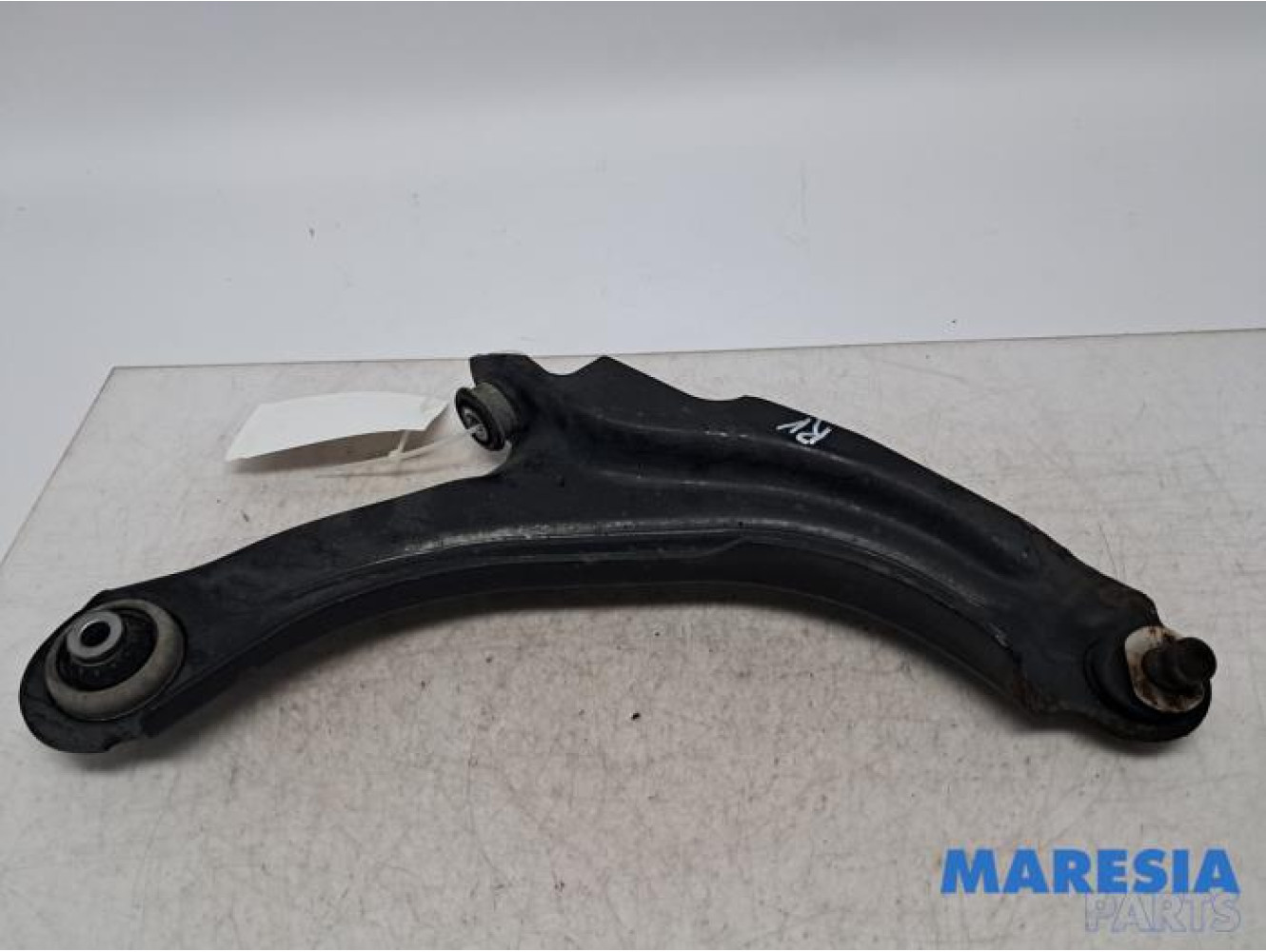 Renault - Clio - Front lower wishbone, right