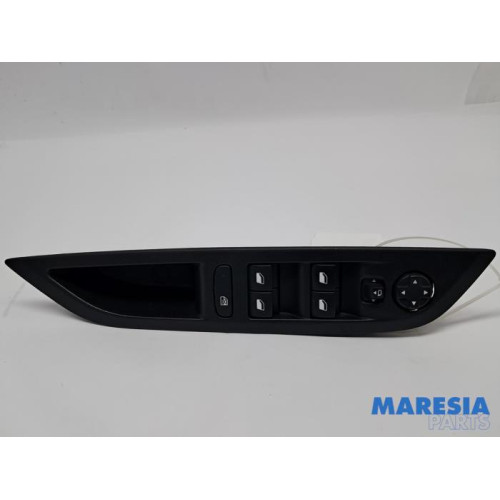 Peugeot - 208 - Multi-functional window switch