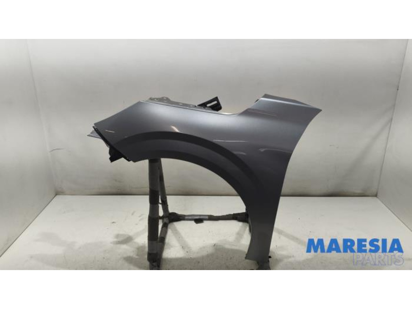 Peugeot - 208 - Front wing, left