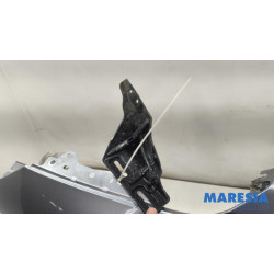 Peugeot - 208 - Front wing, left