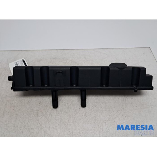 Peugeot - 307 - Rocker cover