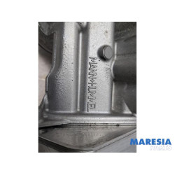 Peugeot - 307 - Oil filter holder