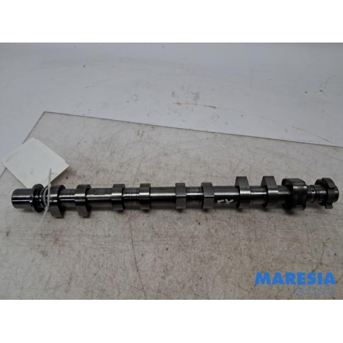 Renault - Captur - Camshaft