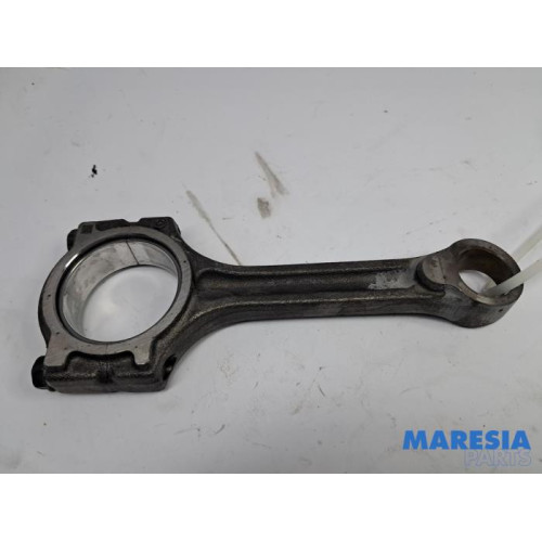 Renault - Captur - Connecting rod