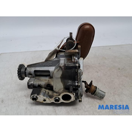 Renault - Captur - Oil pump