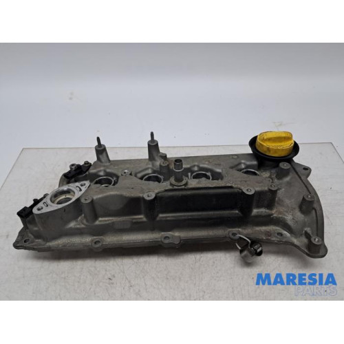 Renault - Captur - Rocker cover