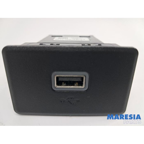 Opel - Karl - AUX/USB aansluiting
