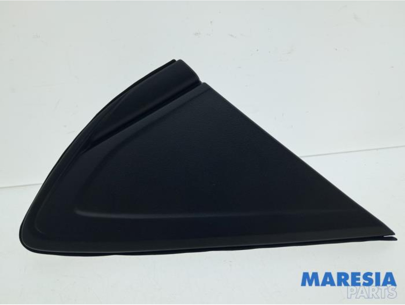 Opel - Karl - Protection montant A droit