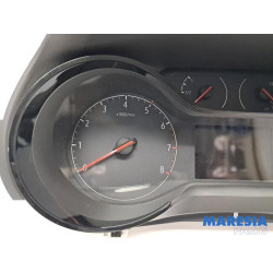 Opel - Corsa - Instrument de bord