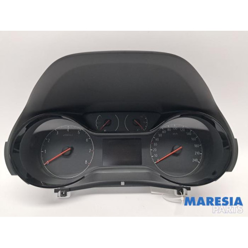 Opel - Corsa - Instrument de bord