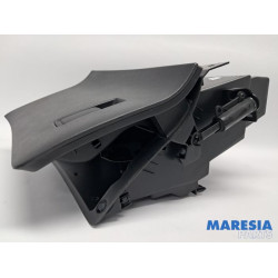 Peugeot - 208 - Glovebox