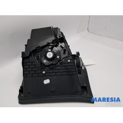 Peugeot - 208 - Glovebox