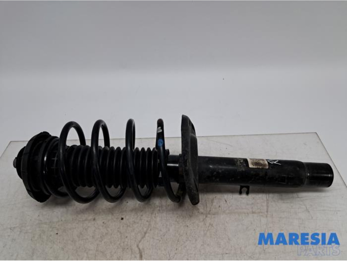 Peugeot - 208 - Front shock absorber rod, right