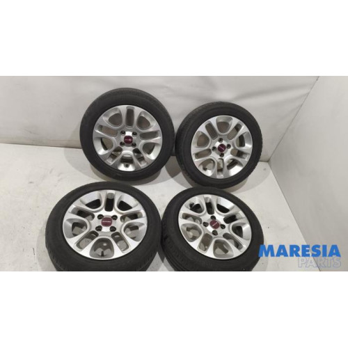 Fiat - Panda - Sportvelgenset + banden