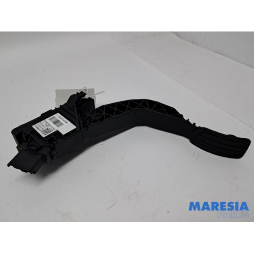 Peugeot - 208 - Gaspedal