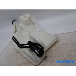 Opel - Corsa - Front windscreen washer reservoir
